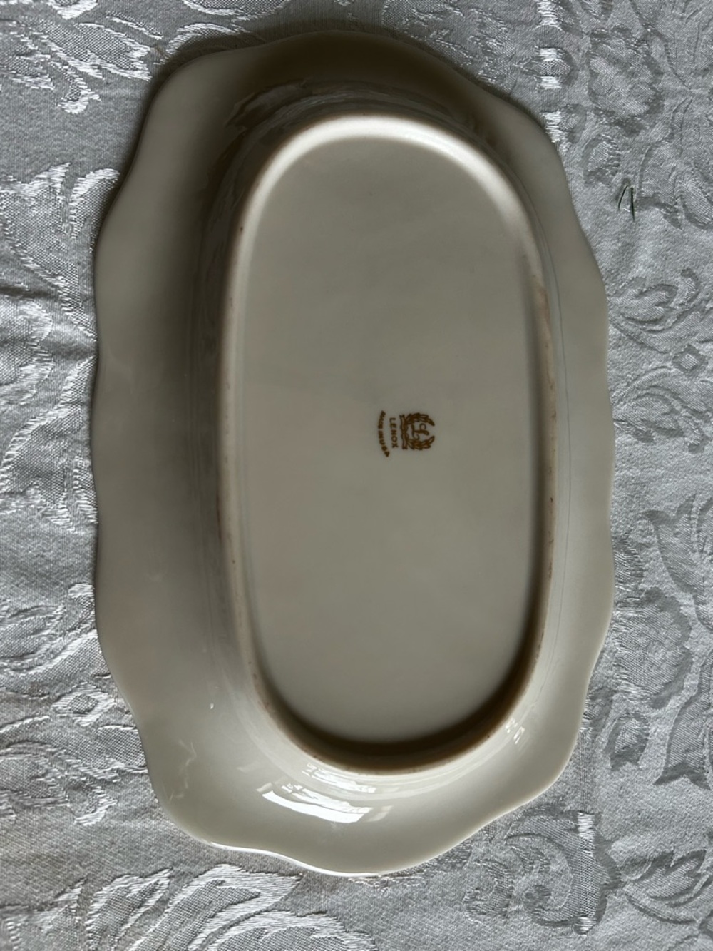 Lenox Cream Ceramic Oval Serving Platter with Embossed Leaf Motif and Gold Trim - Picture 6 of 10